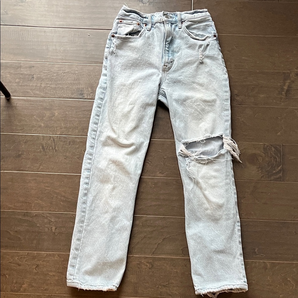 Abercrombie & Fitch Light Wash Distressed 90s Straight Ultra High Rise